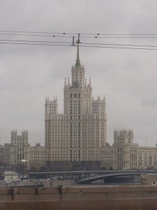 Moskauer Architektur - es gibt fünf in etwa gleich aussehende Gebäude in der Stadt