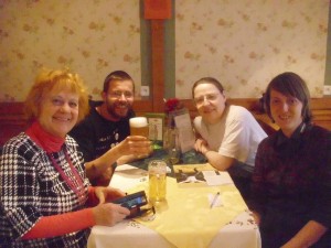 Mit Brigitte, Andrea und Irina in Brigittes Cafe