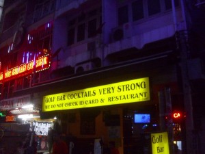 Bangkok: Wer braucht schon eine Alterskontrolle beim Alkoholausschank?