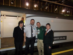 Mit Bruce und seinen zwei Kolleginnen nach der Ankunft in Auckland
